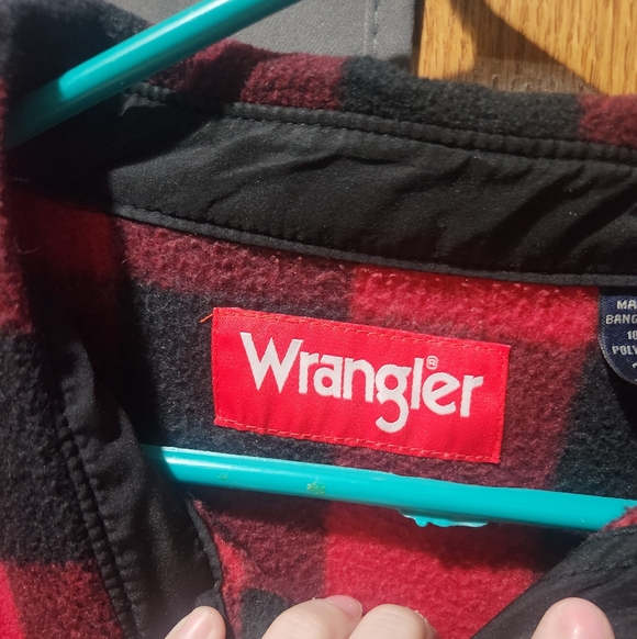 Wrangler Red and Black Checkered Light Jacket - Picture 6 of 10